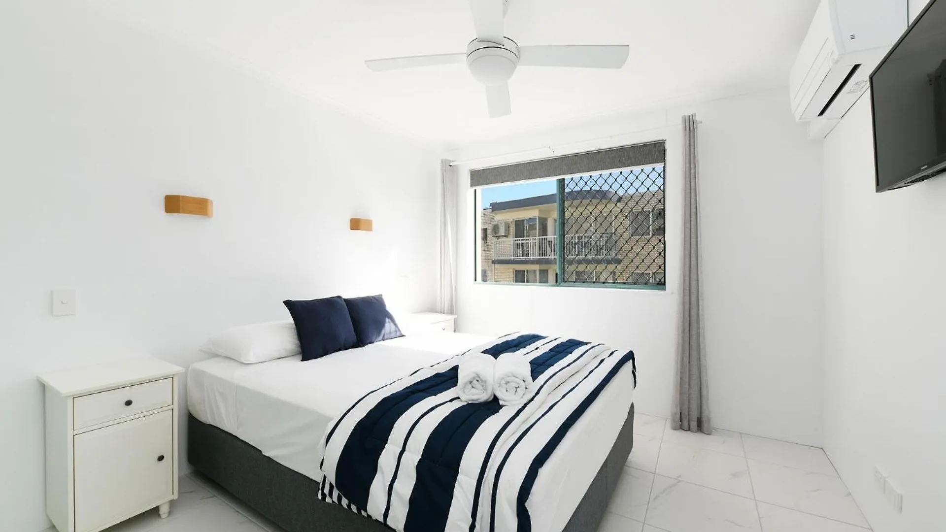 Lindomare Unit 16, 11 Orvieto Tce, Kings Beach 칼론드라